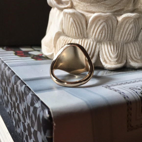 Gold ring…. - Picture 2 of 4